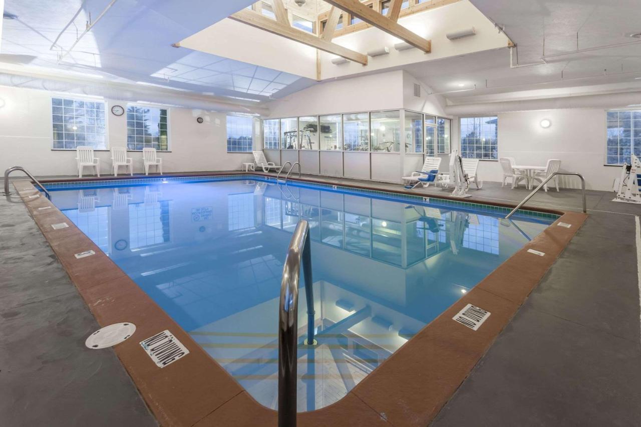 Days Inn By Wyndham Pentwater Εξωτερικό φωτογραφία