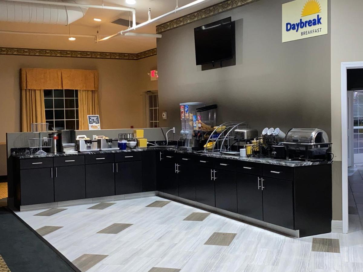 Days Inn By Wyndham Pentwater Εξωτερικό φωτογραφία